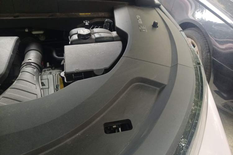 Used Li Auto L7 2025 Max Smart Refresh Edition Engine Bay Left