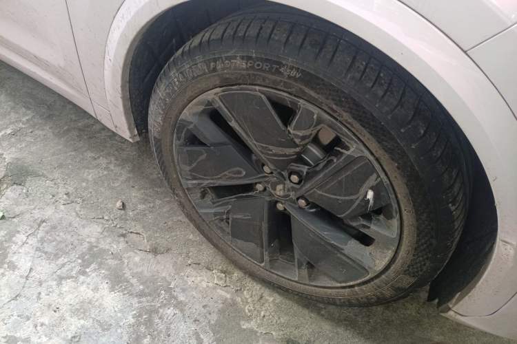 Used Li Auto L7 2025 Max Smart Refresh Edition Right Front Wheel Hub