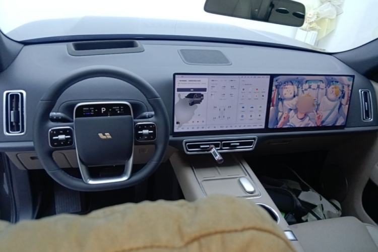 Used Li Auto L7 2025 Max Smart Refresh Edition Center Console