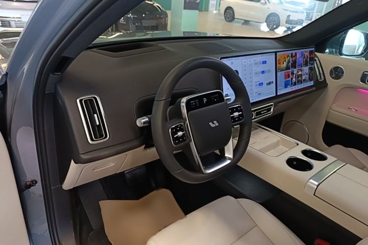 Used Li Auto L7 2025 Ultra Smart Refreshed Edition Center Console