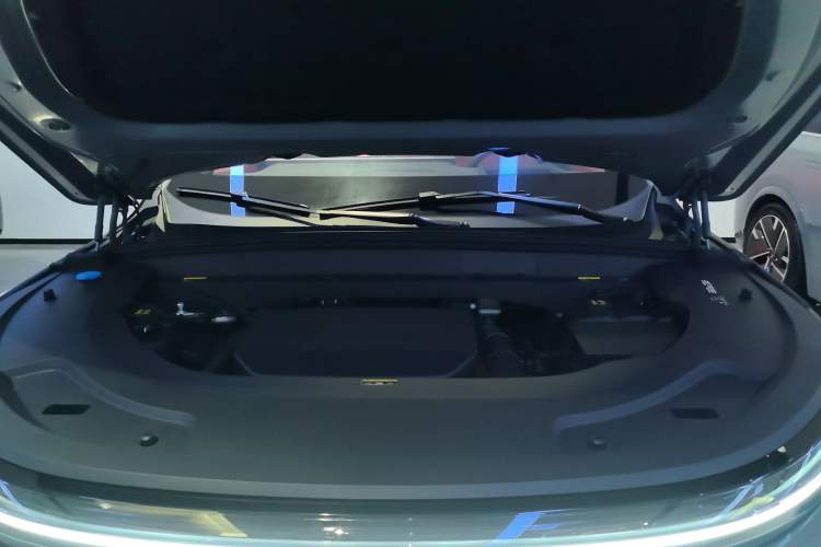 Used Li Auto L7 2025 Ultra Smart Refreshed Edition Engine Bay