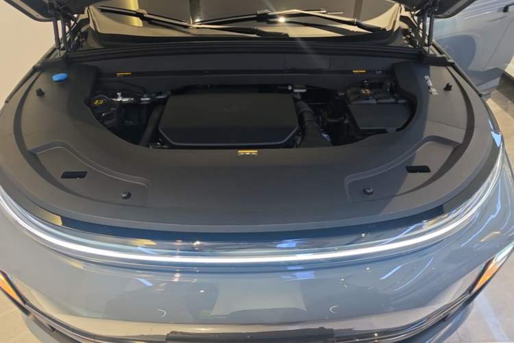 Used Li Auto L7 2025 Ultra Smart Refreshed Edition Engine Bay