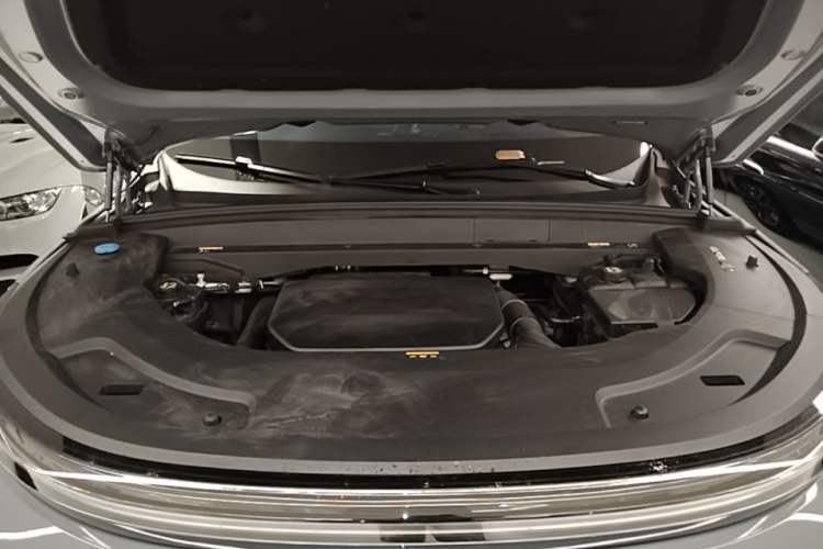 Used Li Auto L7 2025 Ultra Smart Refreshed Edition Engine Bay
