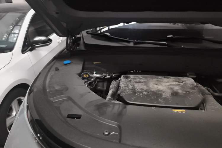 Used Li Auto L7 2025 Max Smart Refresh Edition Engine Bay Right