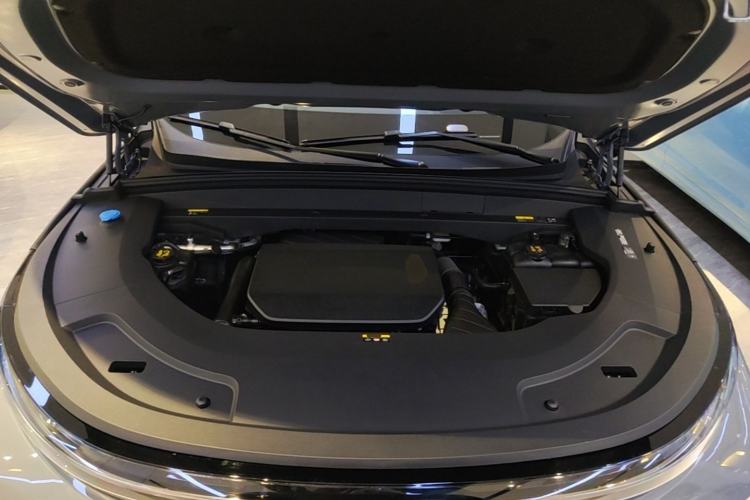 Used Li Auto L7 2025 Ultra Smart Refreshed Edition Engine Bay