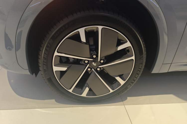 Used Li Auto L7 2025 Ultra Smart Refreshed Edition Exterior 4