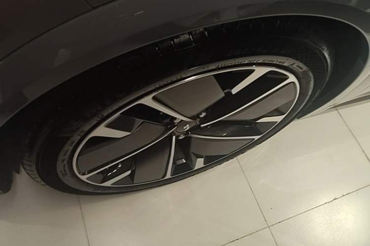 Used Li Auto L7 2025 Ultra Smart Refreshed Edition Exterior 4