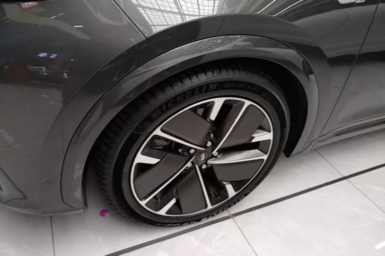 Used Li Auto L7 2025 Max Smart Refresh Edition Exterior 4