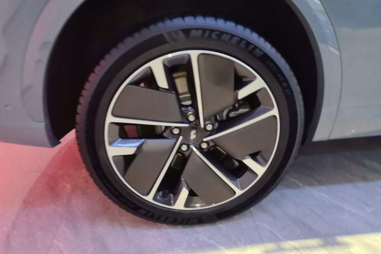 Used Li Auto L7 2025 Ultra Smart Refreshed Edition Exterior 5