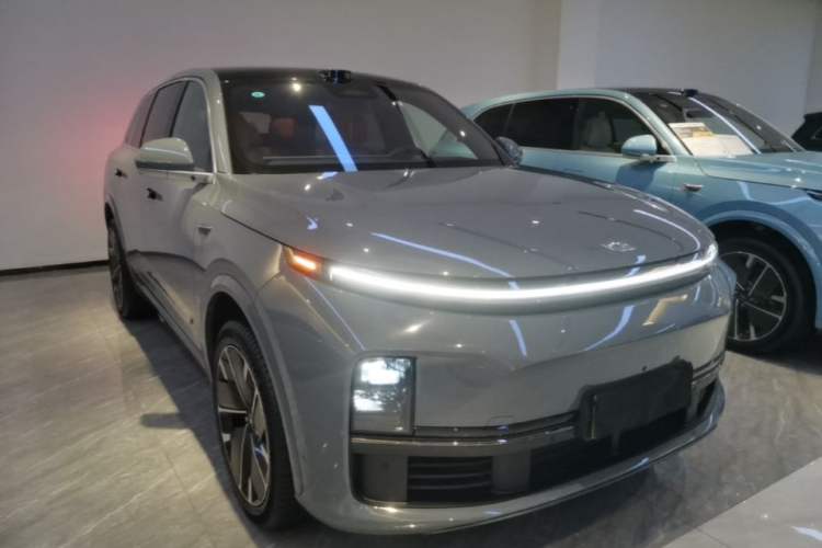 Used Li Auto L7 2025 Ultra Smart Refreshed Edition Front Right 45 Deg