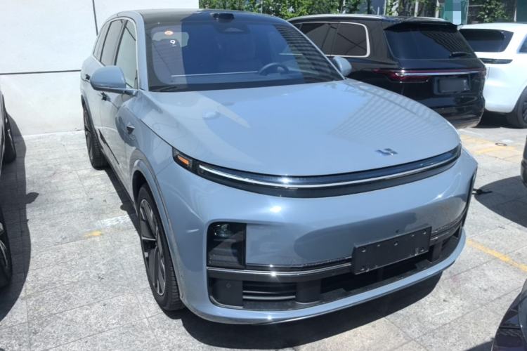 Used Li Auto L7 2025 Max Smart Refresh Edition Front Right 45 Deg