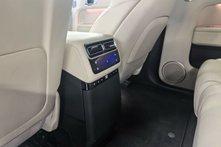 Used Li Auto L7 2025 Max Smart Refresh Edition Interior 12