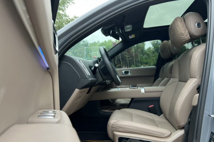 Used Li Auto L7 2025 Max Smart Refresh Edition Interior 2
