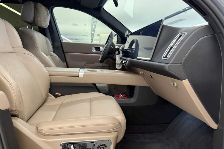 Used Li Auto L7 2025 Ultra Smart Refreshed Edition Interior 3