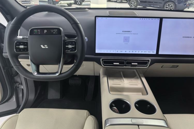 Used Li Auto L7 2025 Max Smart Refresh Edition Interior 3