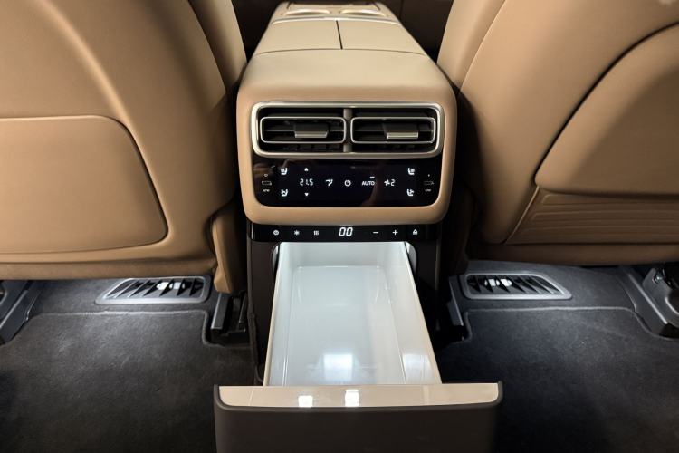 Used Li Auto L7 2025 Ultra Smart Refreshed Edition Interior 5