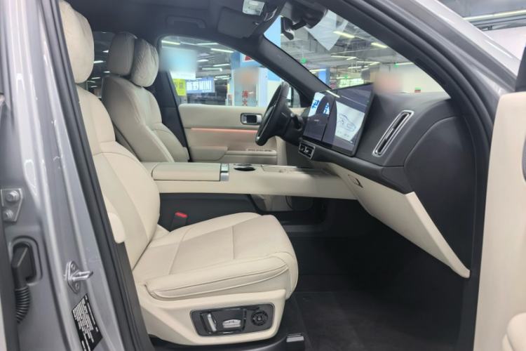 Used Li Auto L7 2025 Max Smart Refresh Edition Interior 5