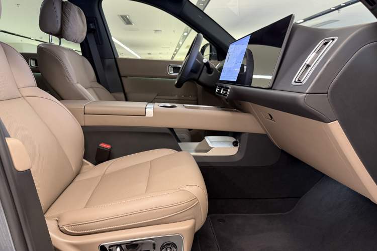 Used Li Auto L7 2025 Ultra Smart Refreshed Edition Interior 6
