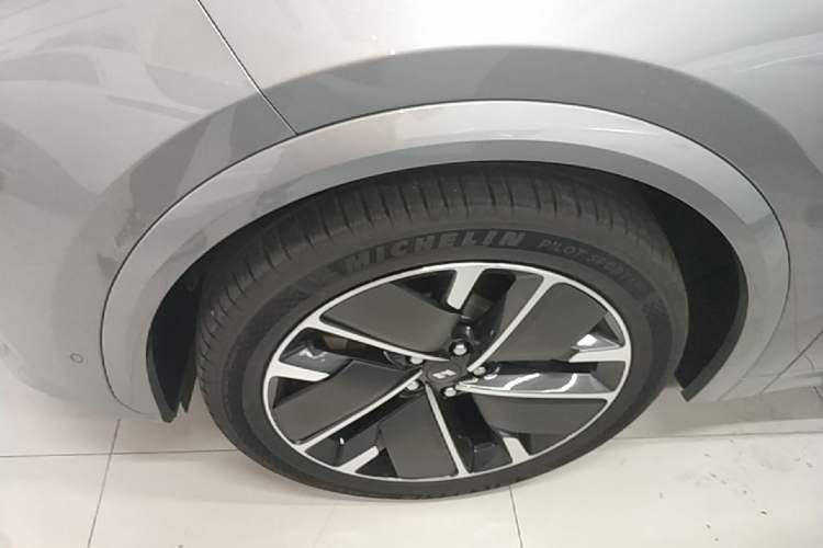Used Li Auto L7 2025 Ultra Smart Refreshed Edition Left Front Wheel Hub
