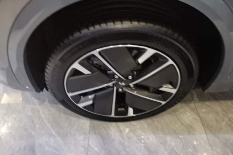 Used Li Auto L7 2025 Ultra Smart Refreshed Edition Left Front Wheel Hub