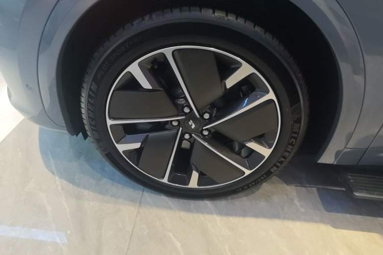 Used Li Auto L7 2025 Ultra Smart Refreshed Edition Left Front Wheel Hub