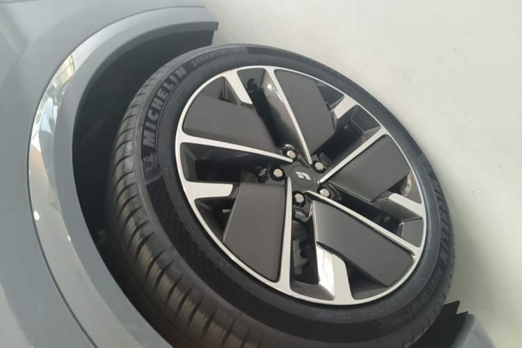 Used Li Auto L7 2025 Max Smart Refresh Edition Left Front Wheel Hub