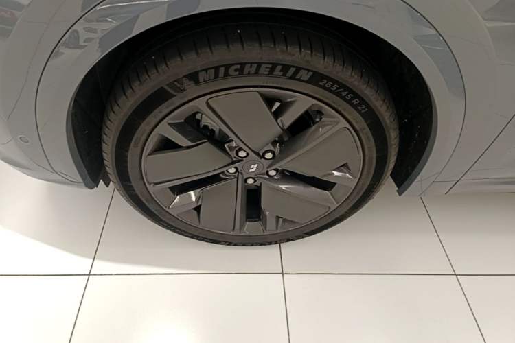 Used Li Auto L7 2025 Ultra Smart Refreshed Edition Left Front Wheel Hub