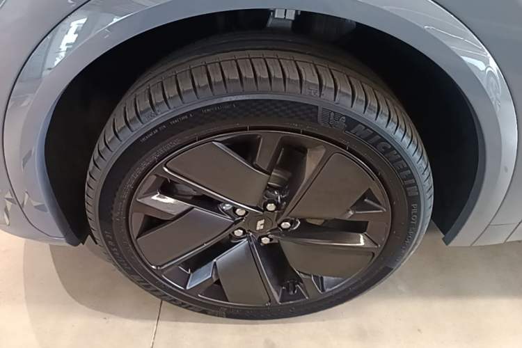 Used Li Auto L7 2025 Ultra Smart Refreshed Edition Left Front Wheel Hub
