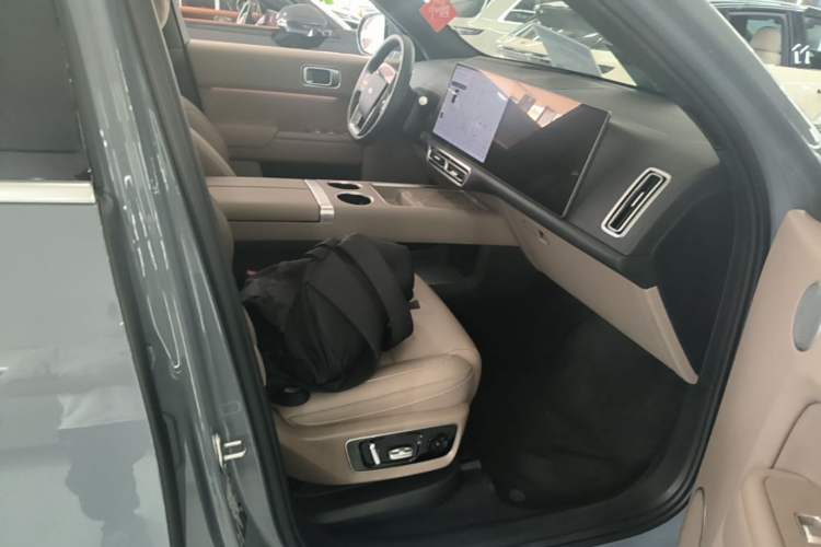 Used Li Auto L7 2025 Max Smart Refresh Edition Right Front Seat