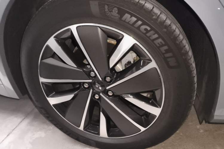 Used Li Auto L7 2025 Max Smart Refresh Edition Right Front Wheel Hub