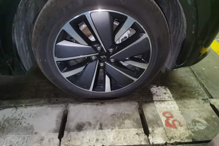Used Li Auto L7 2025 Max Smart Refresh Edition Right Front Wheel Hub