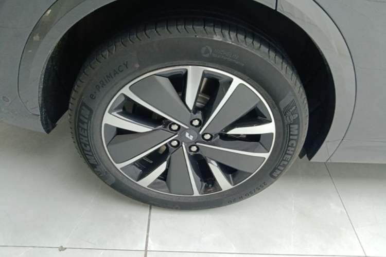 Used Li Auto L7 2025 Max Smart Refresh Edition Right Rear Wheel Hub