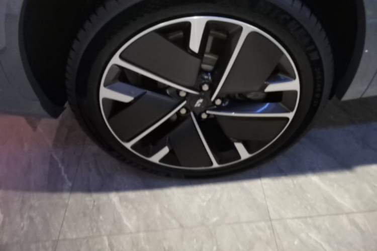 Used Li Auto L7 2025 Ultra Smart Refreshed Edition Right Rear Wheel Hub