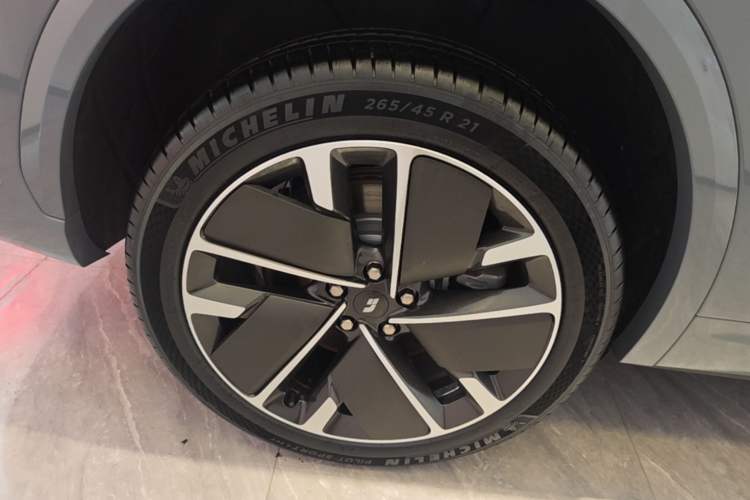 Used Li Auto L7 2025 Ultra Smart Refreshed Edition Right Rear Wheel Hub