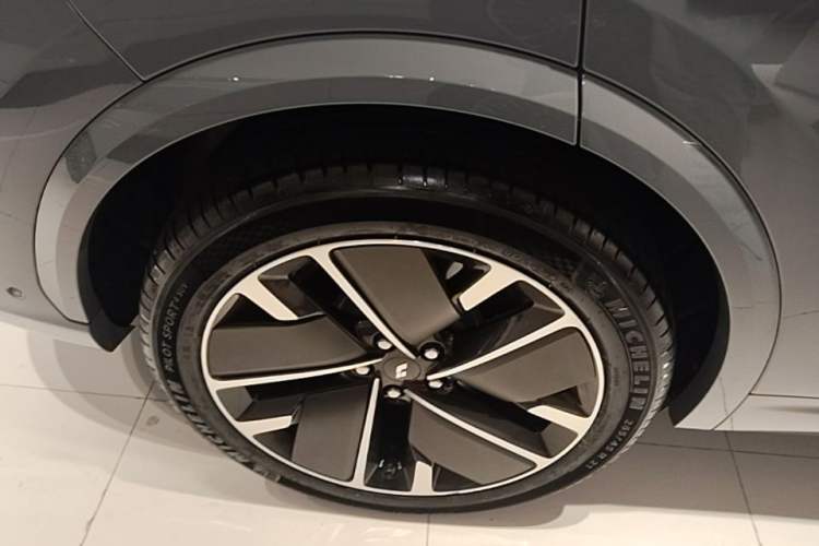 Used Li Auto L7 2025 Ultra Smart Refreshed Edition Right Rear Wheel Hub