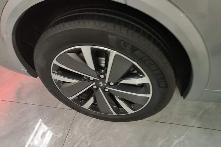 Used Li Auto L7 2025 Max Smart Refresh Edition Right Rear Wheel Hub