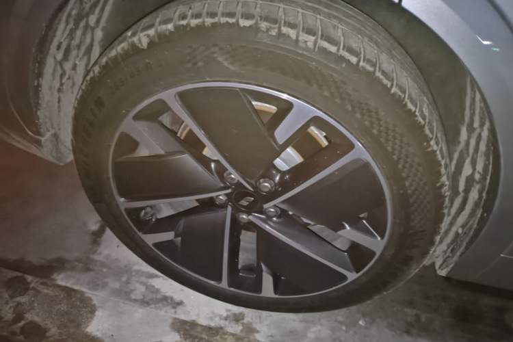 Used Li Auto L7 2025 Max Smart Refresh Edition Right Rear Wheel Hub
