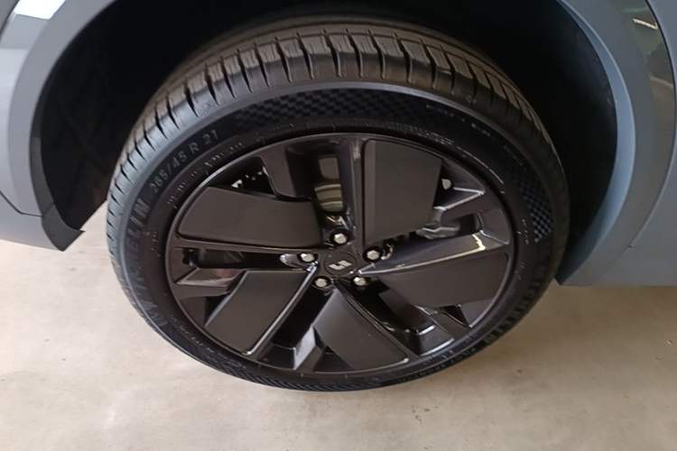 Used Li Auto L7 2025 Ultra Smart Refreshed Edition Right Rear Wheel Hub