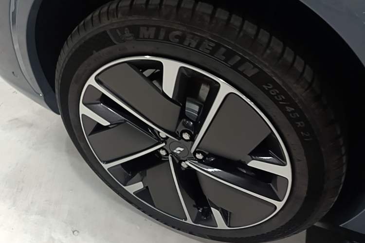 Used Li Auto L7 2025 Ultra Smart Refreshed Edition Right Rear Wheel Hub