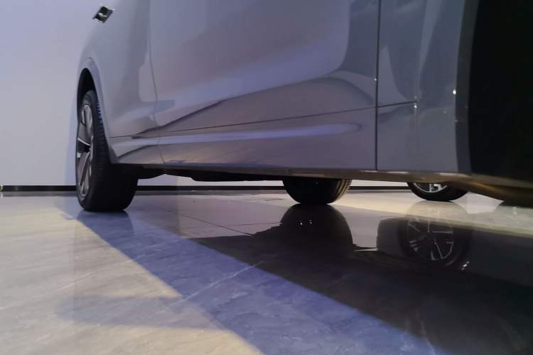 Used Li Auto L7 2025 Ultra Smart Refreshed Edition Right Side Sill
