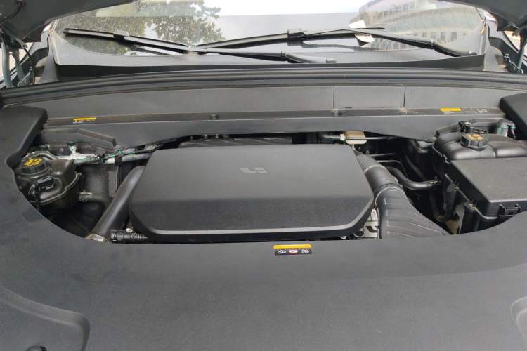 Used Li Auto L7 2025 Ultra Smart Refreshed Edition Engine Bay