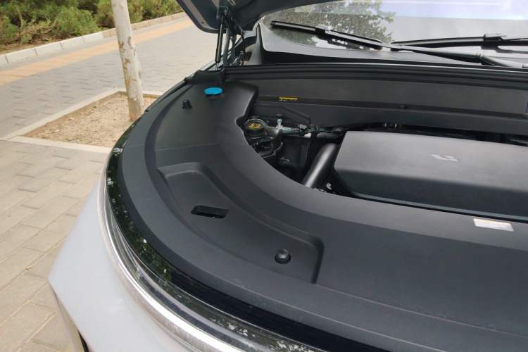 Used Li Auto L7 2025 Ultra Smart Refreshed Edition Engine Bay Right