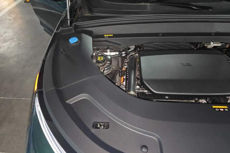 Used Li Auto L7 2025 Max Smart Refresh Edition Engine Bay Right