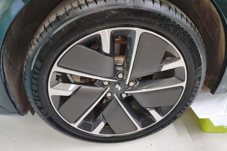 Used Li Auto L7 2025 Max Smart Refresh Edition Left Front Wheel Hub