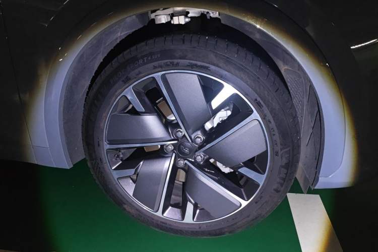 Used Li Auto L7 2025 Max Smart Refresh Edition Right Front Wheel Hub