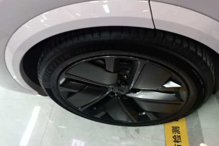 Used Li Auto L7 2025 Max Smart Refresh Edition Right Rear Wheel Hub