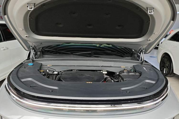 Used Li Auto L7 2025 Ultra Smart Refreshed Edition Engine Bay