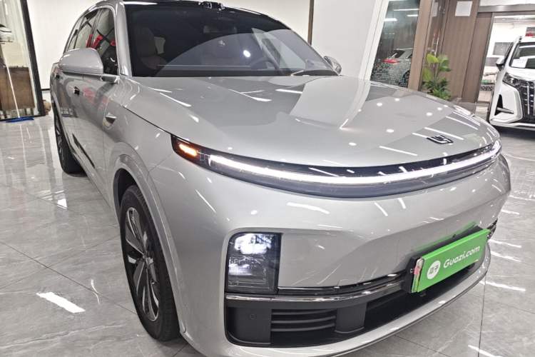 Used Li Auto L7 2025 Max Smart Refresh Edition Front Right 45 Deg