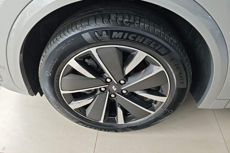 Used Li Auto L7 2025 Ultra Smart Refreshed Edition Left Front Wheel Hub