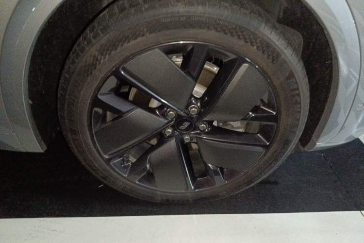 Used Li Auto L7 2025 Max Smart Refresh Edition Right Front Wheel Hub